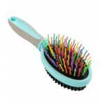 Dvipusis plastikinis šepetys, spalvotais dantukais 19cm