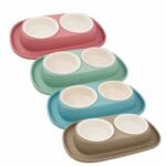 Dvigubas plastikinis dubenėlis guminiame stove