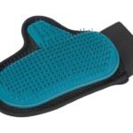 TRIXIE Pirštinė kailio priežiūrai, su metal. dantukais, 18x24cm